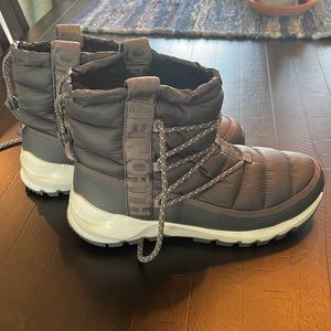 The Northface snow boots